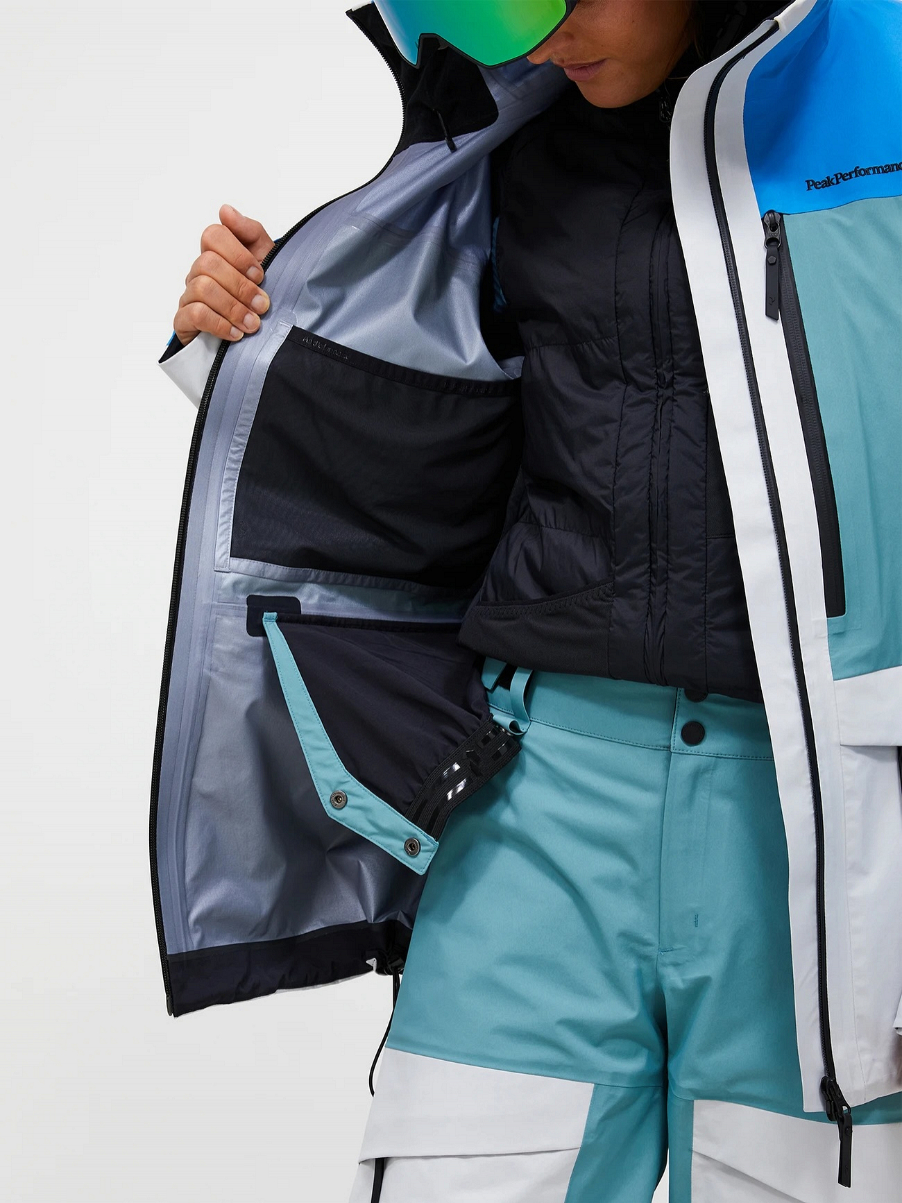 W Gravity Gore-Tex 3L Jacket (FW25) - Peak Performance Whistler